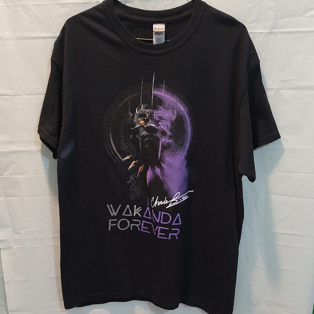 Wakanda Forever Black Graphic T-Shirt Size L